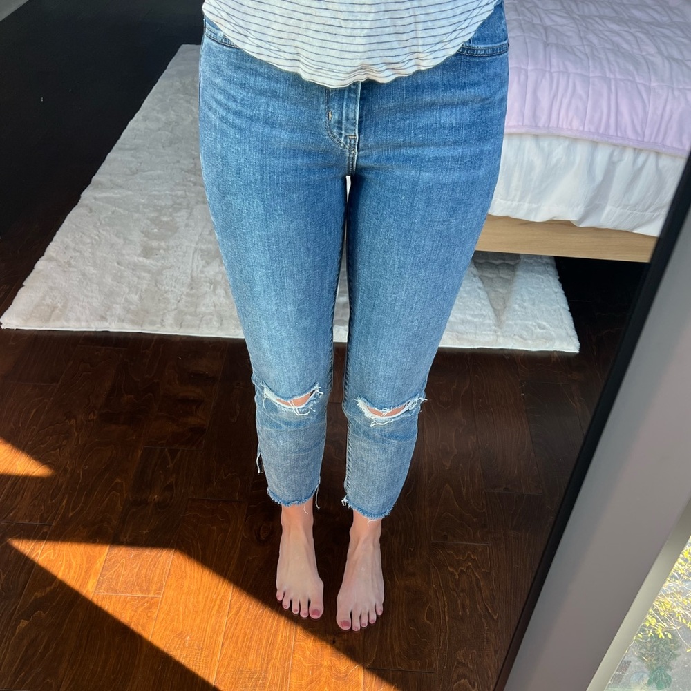 Ripped Levi’s jeans size 27